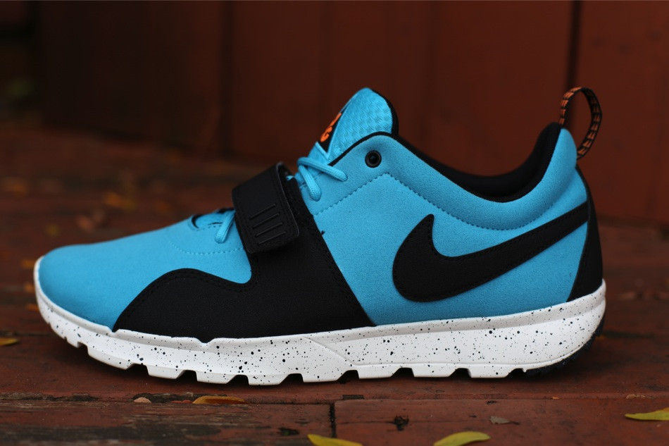 Nike Trainerendor Gamma Black Atomic 04