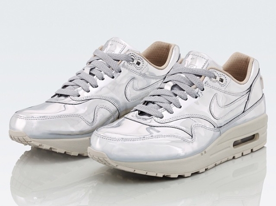 The Cutest Nike Shadows You Can Cop Right Now “Liquid Silver”