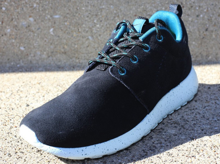 Nike Wmns Roshe Run Suede Black Dark Sea 2