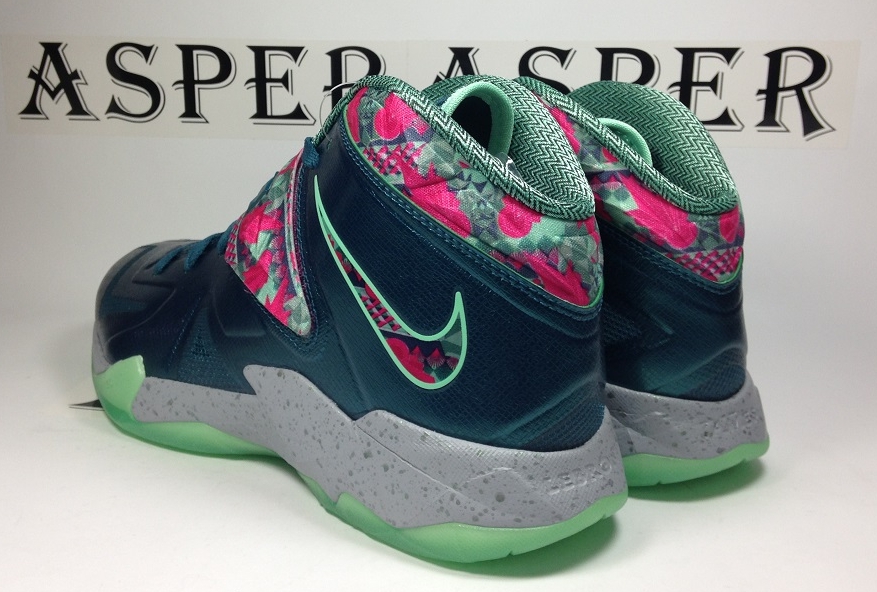 Nike Zoom Soldier Vii Dark Sea Pink Flash Green Glow Wolf Grey 02