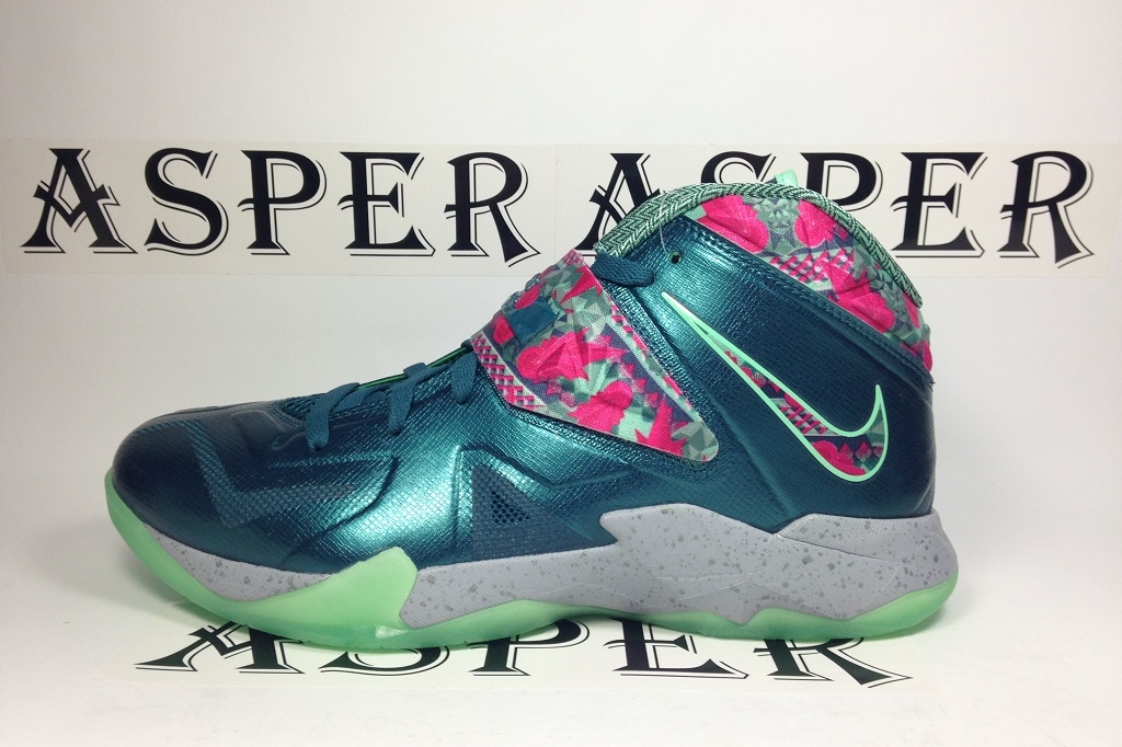 Nike Zoom Soldier Vii Dark Sea Pink Flash Green Glow Wolf Grey 08