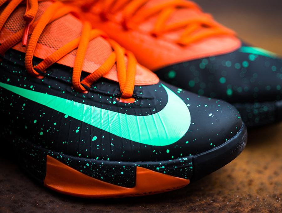 Nike KD 6 "Texas" - Arriving at Retailers