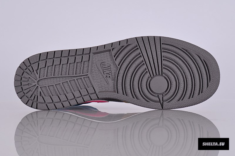 Air Jorda 1 Mid Gs Metallic Dark Grey Metallic Gold Court Purple 02