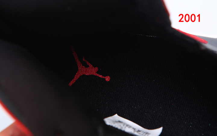 Air Jordan 1 Bred 2001 2013 Comparison 09