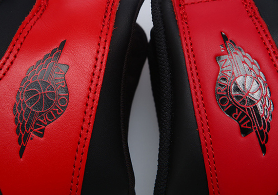 Air Jordan 1 Bred 2001 2013 Comparison