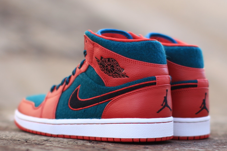 Air Jordan 1 Mid Gym Red Dark Sea Available 02