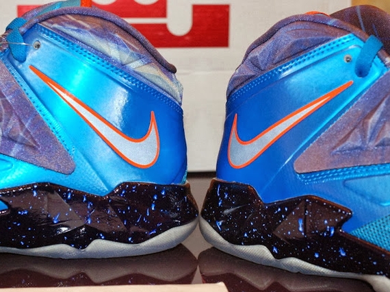 “Galaxy” Nike Zoom Soldier VII