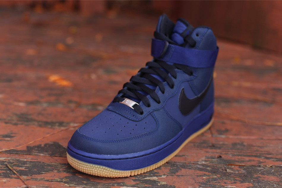 Nike Air Force 1 High Midnight Navy Medium Gum Brown 01