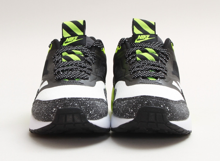 Nike Air Max 1 Night Run Summit White Black Volt 01