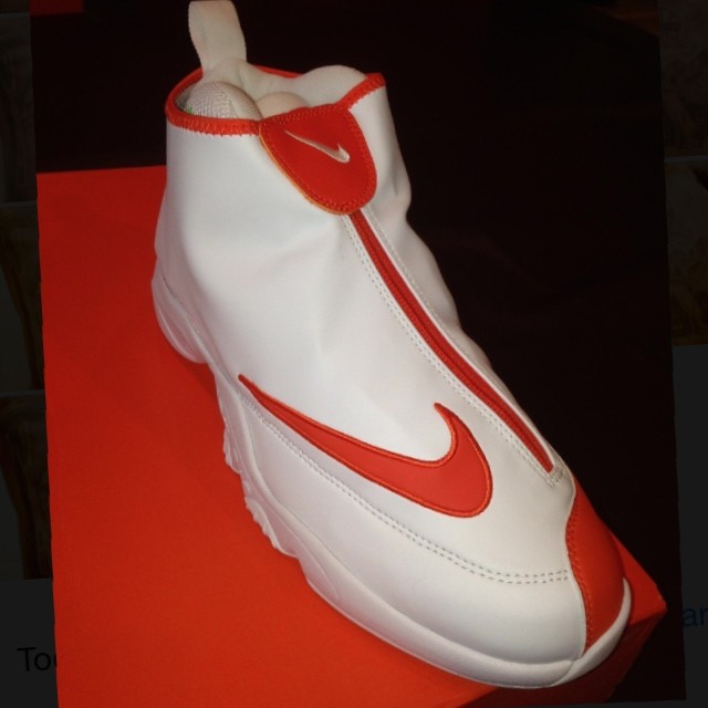 Nike Air Zoom Flight The Glove White Orange 01