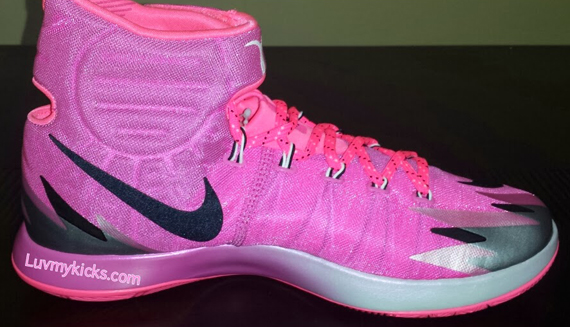 Nike Hyperrev Think Pink 1