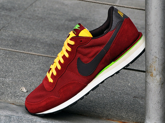 Nike Pegasus 83 Team Red Yellow 2