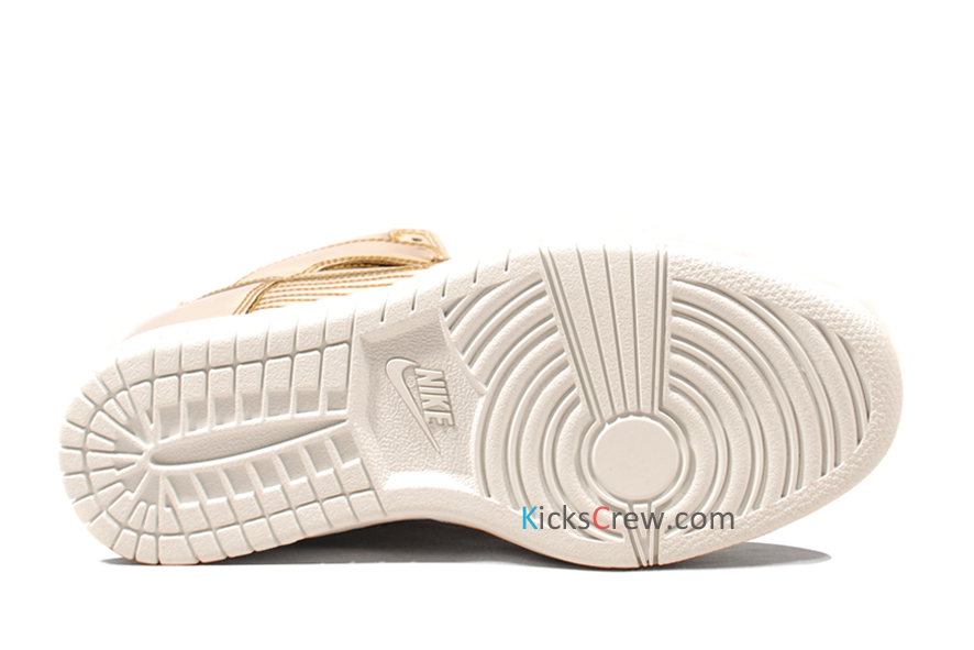 Nike Wmns Dunk Sky High Liquid Metal Pack 01