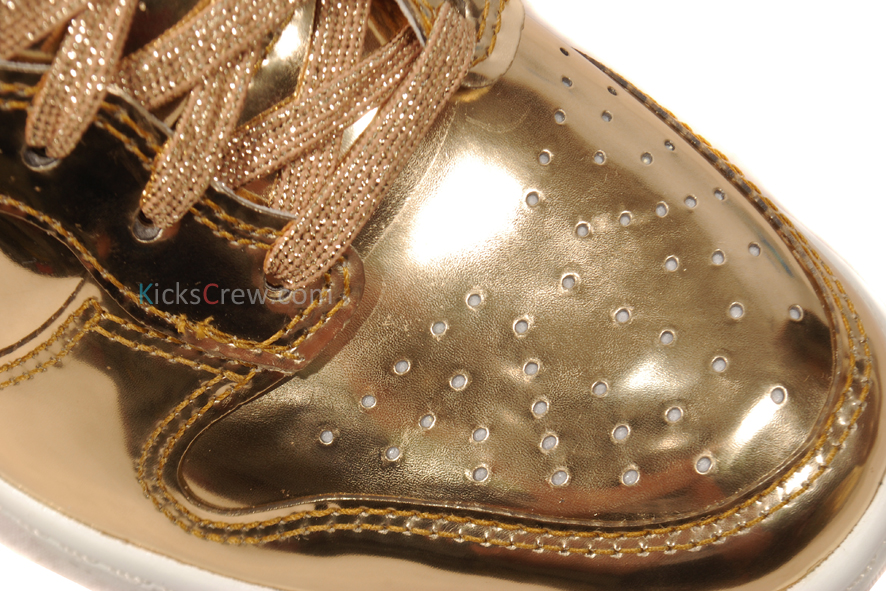 Nike Wmns Dunk Sky High Liquid Metal Pack 03