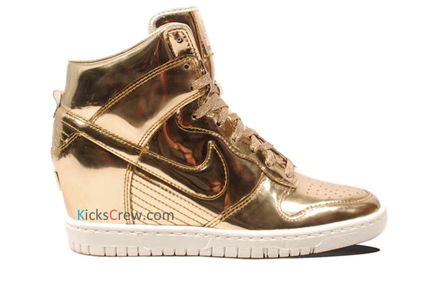 Nike Wmns Dunk Sky High Liquid Metal Pack 05