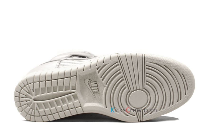 Nike Wmns Dunk Sky High Liquid Metal Pack 06