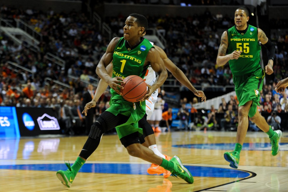 Report // Oregon Basketball Players Suspended for Selling Team Shoes