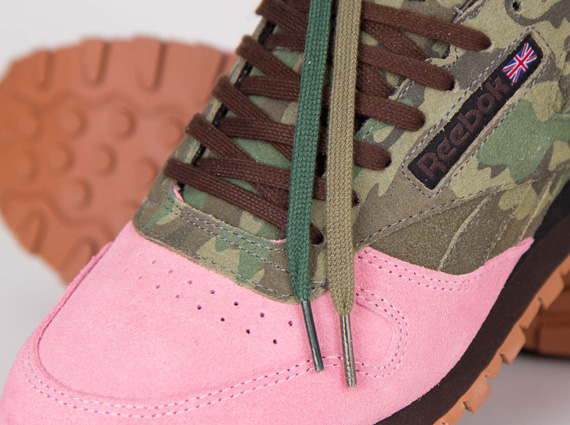 Shoe Gallery Reebok Classic Leather Flamingoes At War Rd