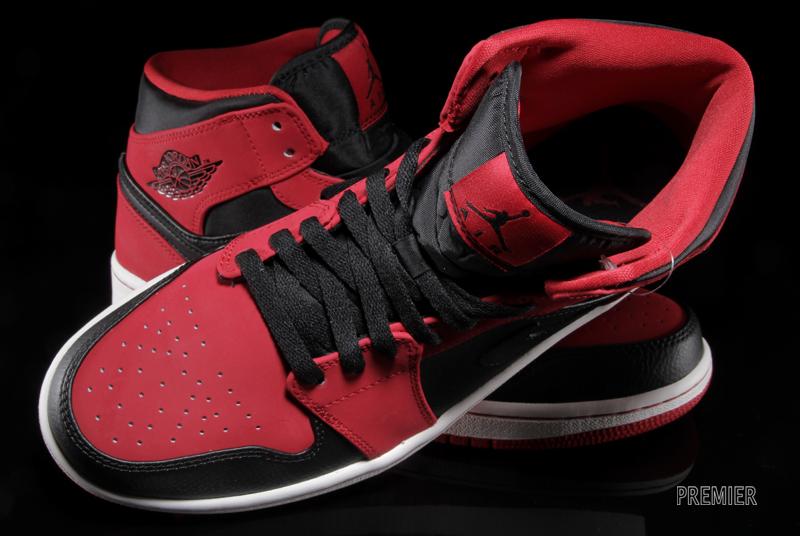 Air Jordan 1 Mid Gym Red Black Available 04