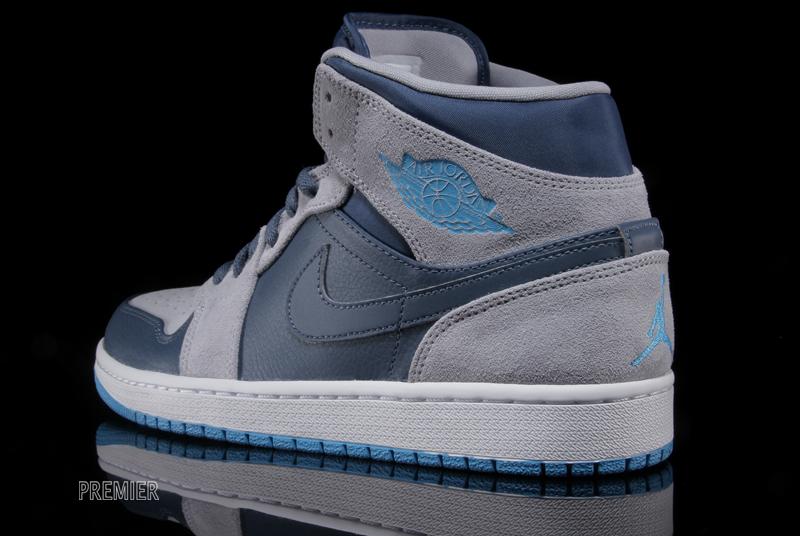 Air Jordan 1 Mid New Slate Powder Blue Wolf Grey 02
