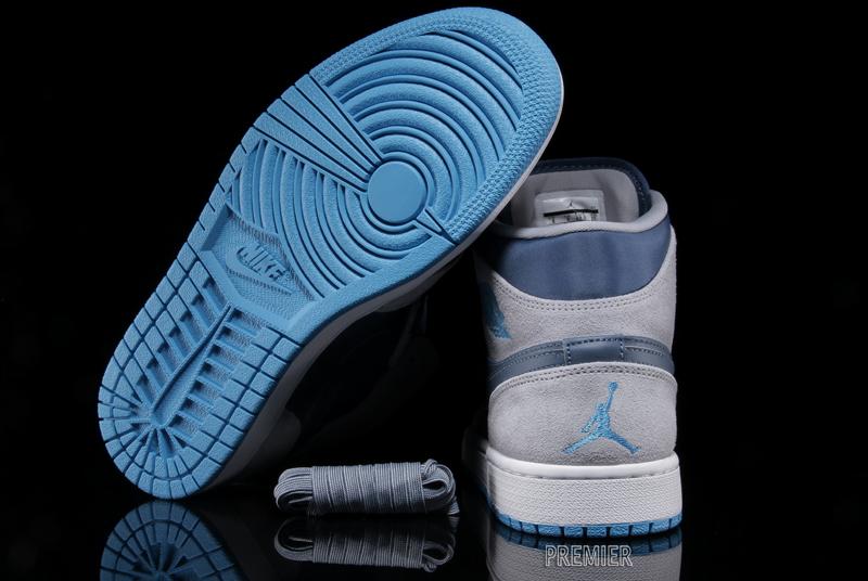 Air Jordan 1 Mid New Slate Powder Blue Wolf Grey 04