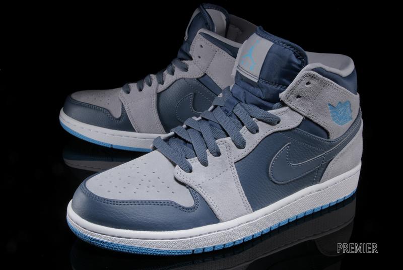 Air Jordan 1 Mid New Slate Powder Blue Wolf Grey 05