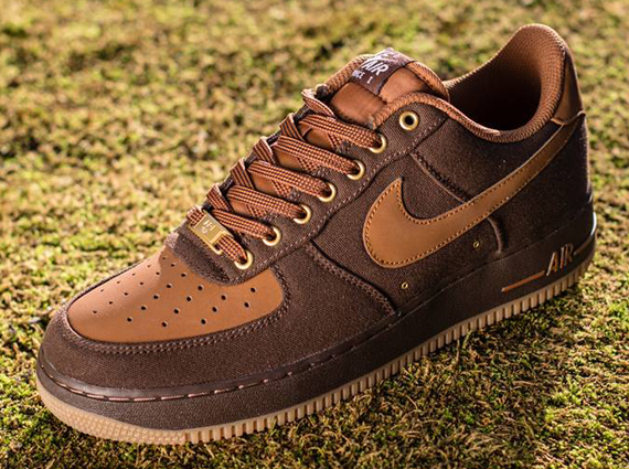 Nike Air Force 1 Low marrone