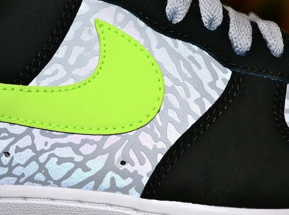 Nike Air Force 1 - Silver Elephant - Black - Volt