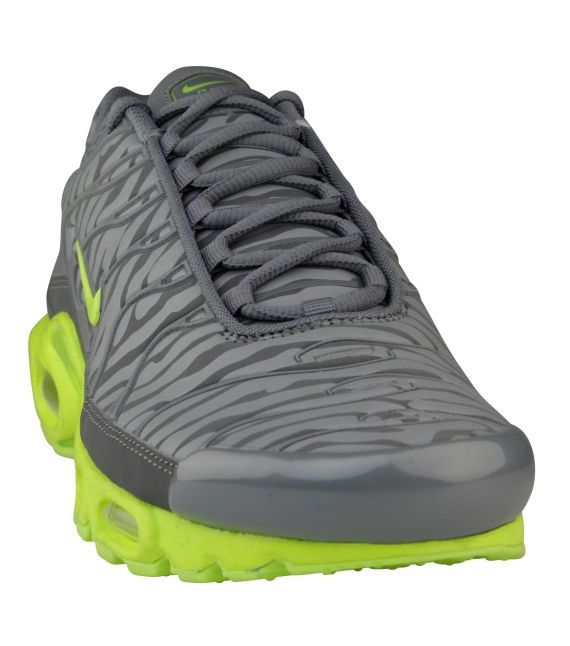 Entrelazamiento agrio Leer Nike Air Max Plus TN "Reflective Zebra Pack" - SneakerNews.com