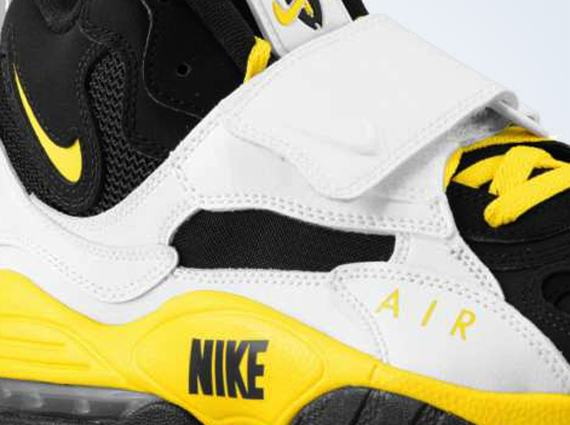 Nike Air Max Speed Turf – Black – Tour Yellow – White