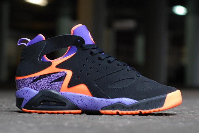 Nike Air Tech Challenge Huarache Retro Detailed Photos 03