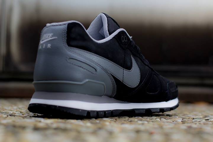 Nike Air Waffle Trainer Leather Black Grey 03