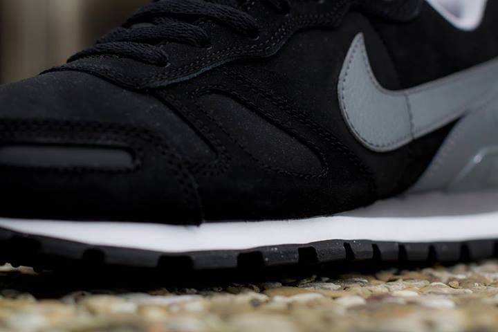 Nike Air Waffle Trainer Leather Black Grey 04