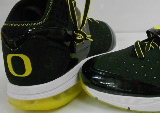 Nike CJ81 Trainer Max “Oregon Ducks” – Available on eBay
