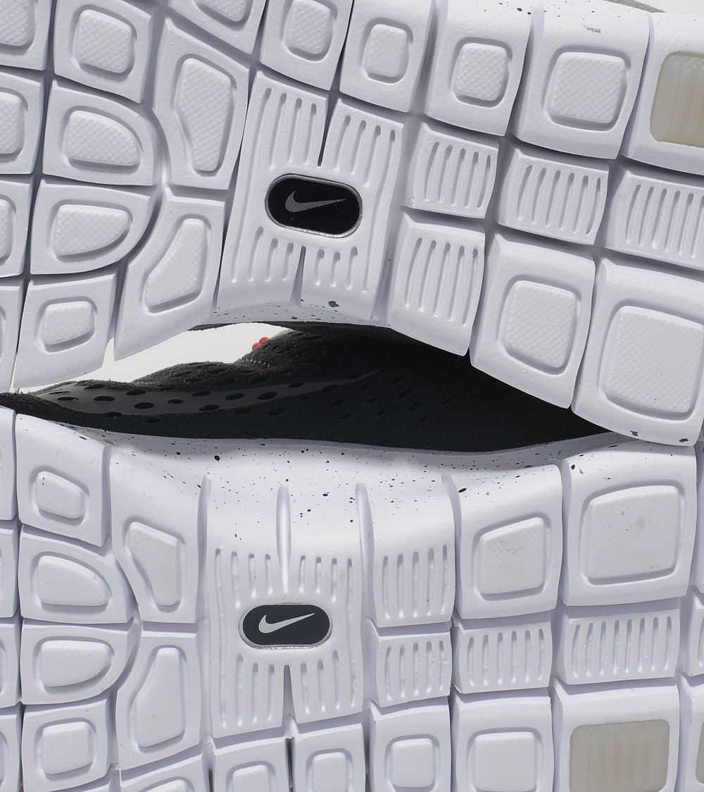 Nike Free Powerlines Grey Red Release 05