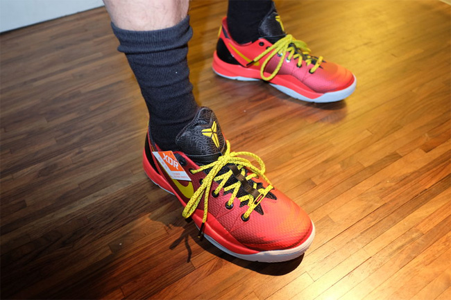 Nike Kobe 4 Venomenon Yoth 01