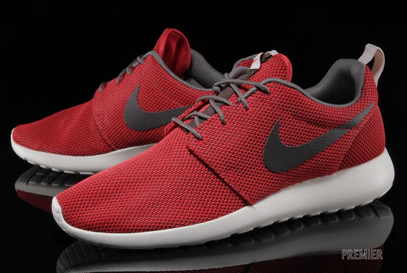 Nike Roshe Run Red Velvet Brown 02