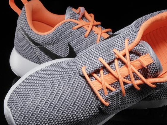 Nike Roshe Run – Wolf Grey – Black – Atomic Orange