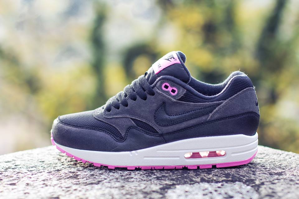 Nike Wmns Air Max 1 Anthracite Black Red Violet 03