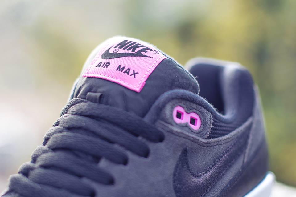 Nike Wmns Air Max 1 Anthracite Black Red Violet 05