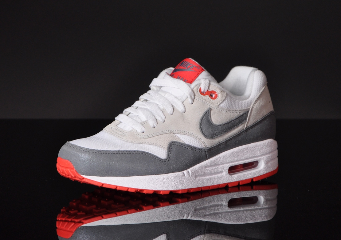 Nike Wmns Air Max 1 Essential Grey Red 03