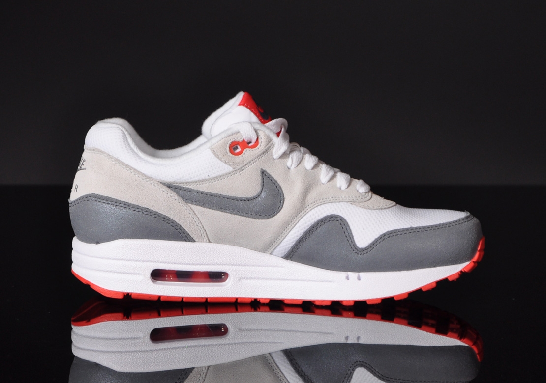 Nike Wmns Air Max 1 Essential Grey Red 04