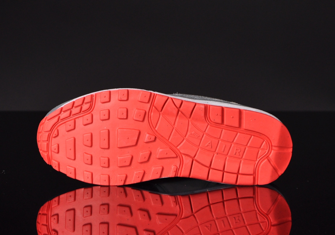 Nike Wmns Air Max 1 Essential Grey Red 06
