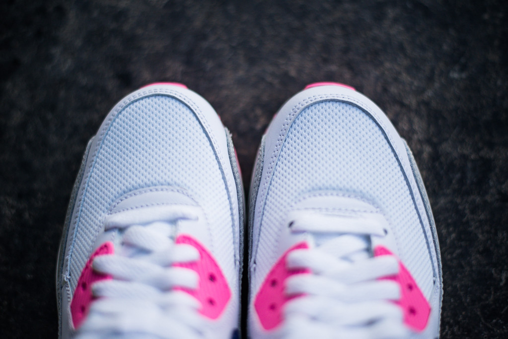 Nike Wmns Air Max 90 Pink Glow Available 08