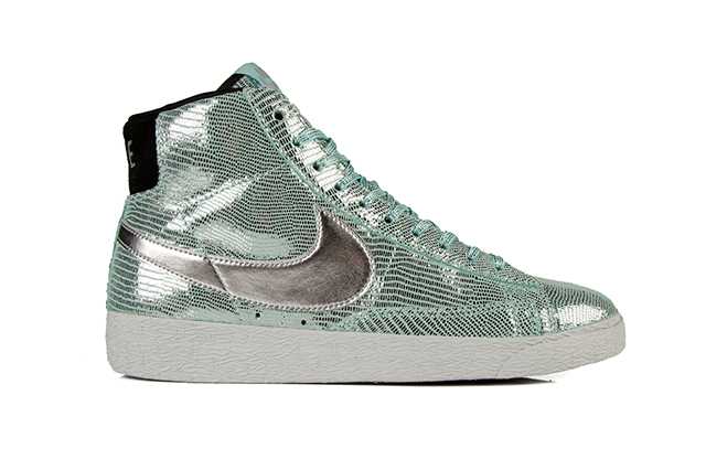 Nike Wmns Disco Ball Pack 02