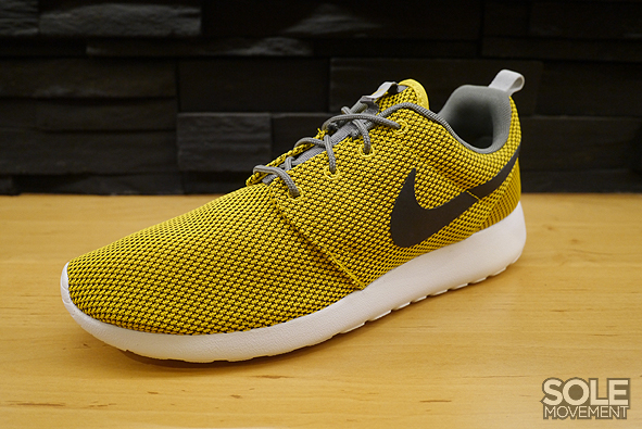 Nike Roshe Run Yellow Grey 02