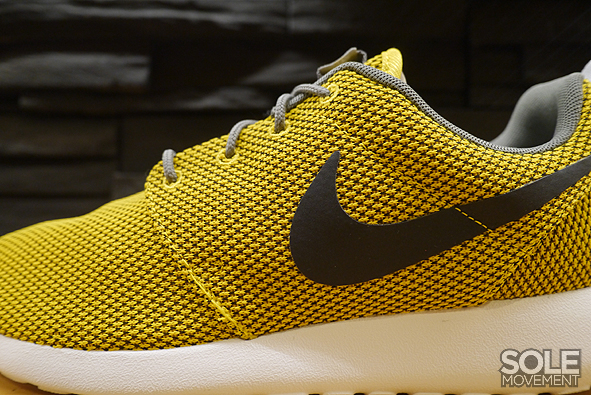 Nike Roshe Run Yellow Grey 03