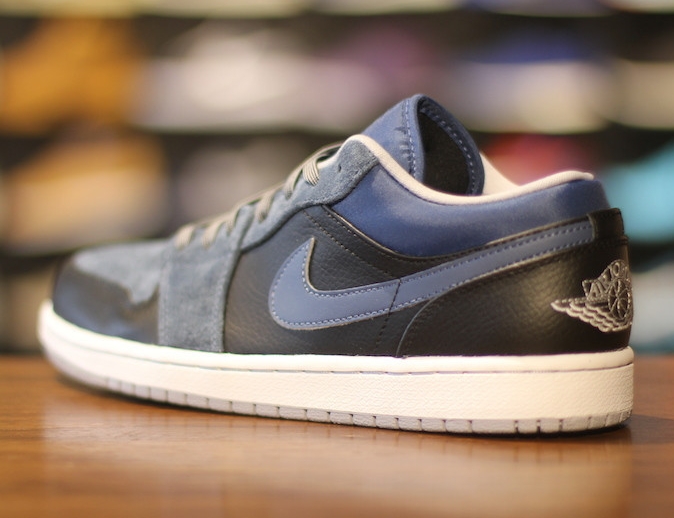 Air Jordan 1 Low Black Wolf Grey New Slate 01