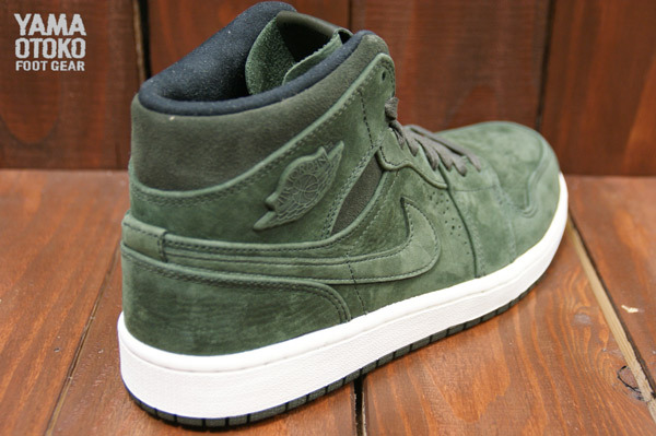 Air Jordan 1 Mid Nouveau Sequoia Black Sail 03