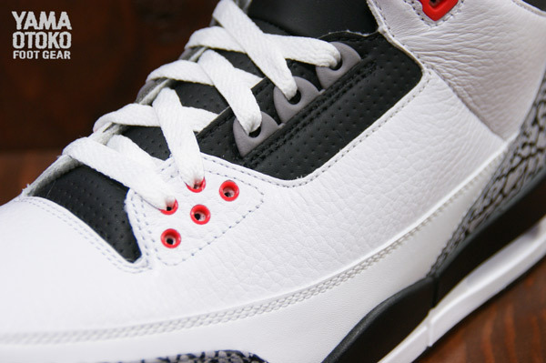 Air Jordan 3 Retro White Black Wolf Grey Infrared 23 02